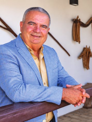 Arturo E. González Hernández